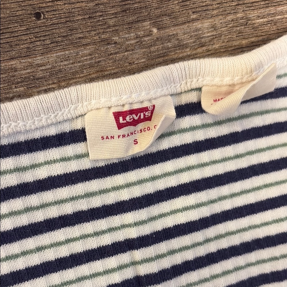 Levi's Blue and White Short Sleeve T-Shirt - Picture 2 of 6